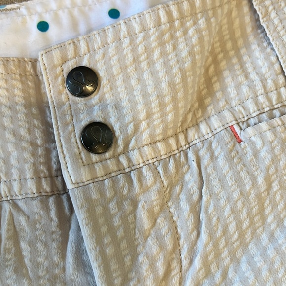 LULU golf short walking short with pockets and key storage - Picture 3 of 8